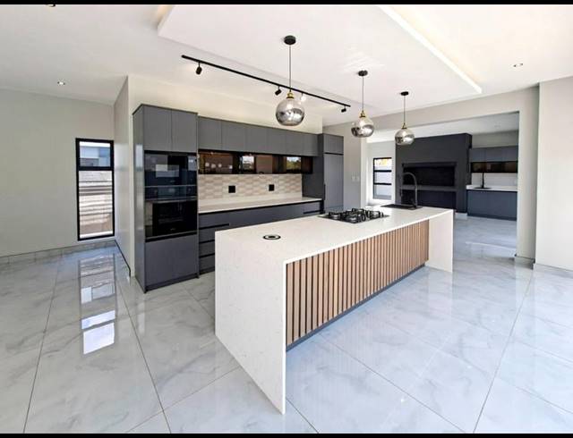 4 BEDROOM HOUSE FOR SALE IN FOUNTAINBROOK ESTATE